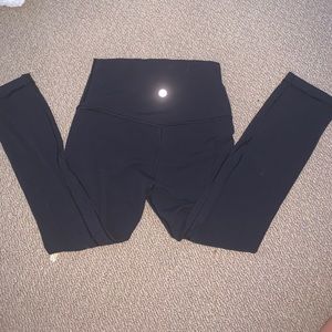 Black Lululemon Align 21 Crops
